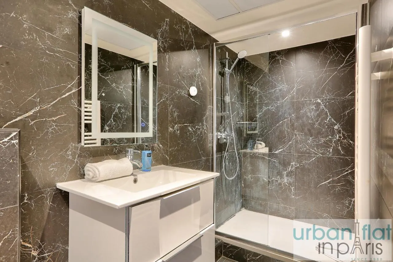Apartment Urban Flat 128 - Art Rock 4Bdr Flat Near Champs-Elysees Paris France