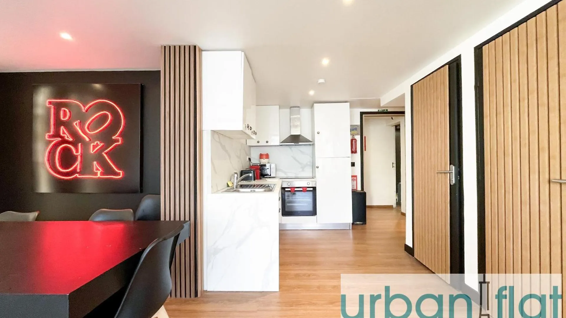 Urban Flat 128 - Art Rock 4Bdr Flat Near Champs-Elysees Paris 0*,