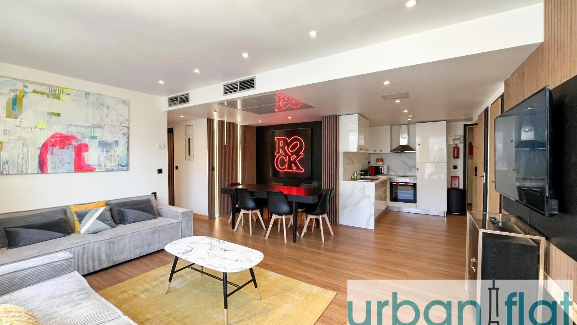 Urban Flat 128 - Art Rock 4Bdr Flat Near Champs-Elysees Paris Apartment