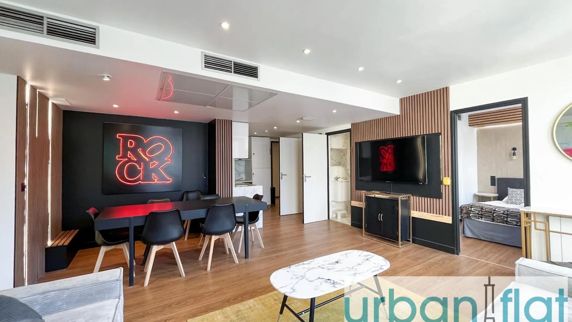Urban Flat 128 - Art Rock 4Bdr Flat Near Champs-Elysees Paris France
